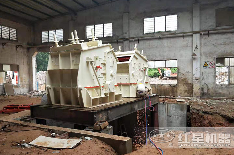 小型反擊式制砂機(jī) 小型反擊式制砂機(jī)