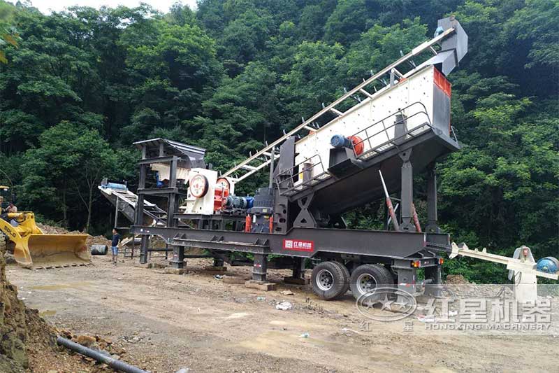 菲律賓輪胎移動破碎篩分站設備現場 菲律賓輪胎移動破碎篩分站設備現場