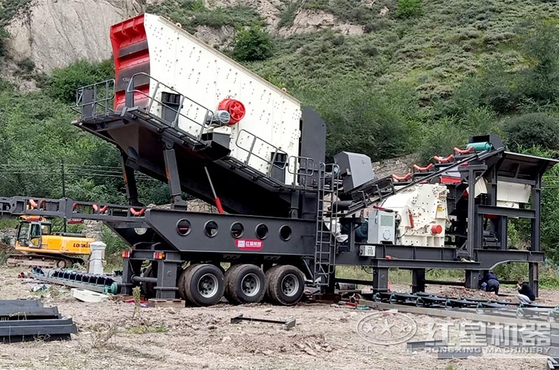 圖片2-移動(dòng)反擊式破碎機(jī) 圖片2-移動(dòng)反擊式破碎機(jī)