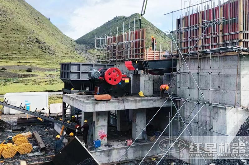 57破碎機安裝作業現場實拍 57破碎機安裝作業現場實拍