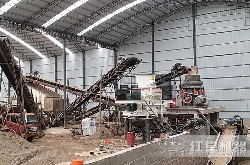 花崗巖碎石制沙現場三 花崗巖碎石制沙現場三